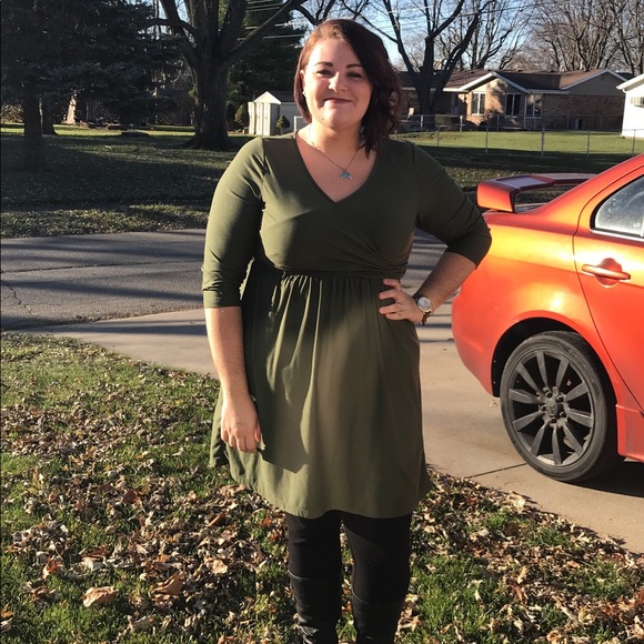 Meet your Posher, Jenny - Picture 2 of 2